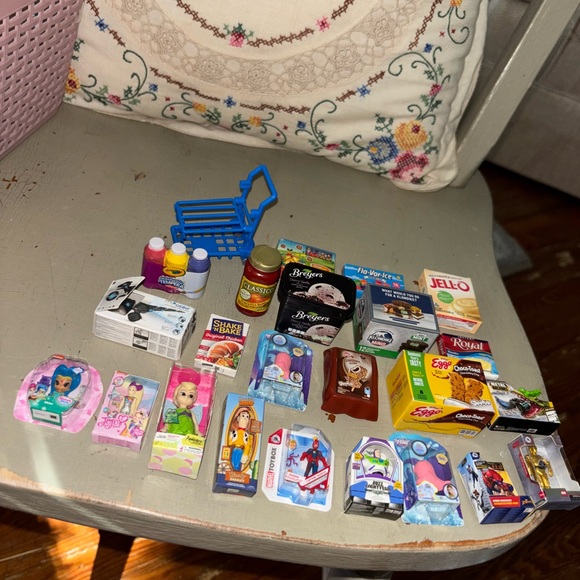 Zuru. Mini brands Miniature Toy Collection 24 pc - Picture 1 of 3